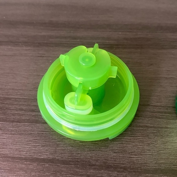 Starbucks 2022 Winter Green Twist 16oz Coffee‎ Tumbler Mug NWT - Picture 6 of 7